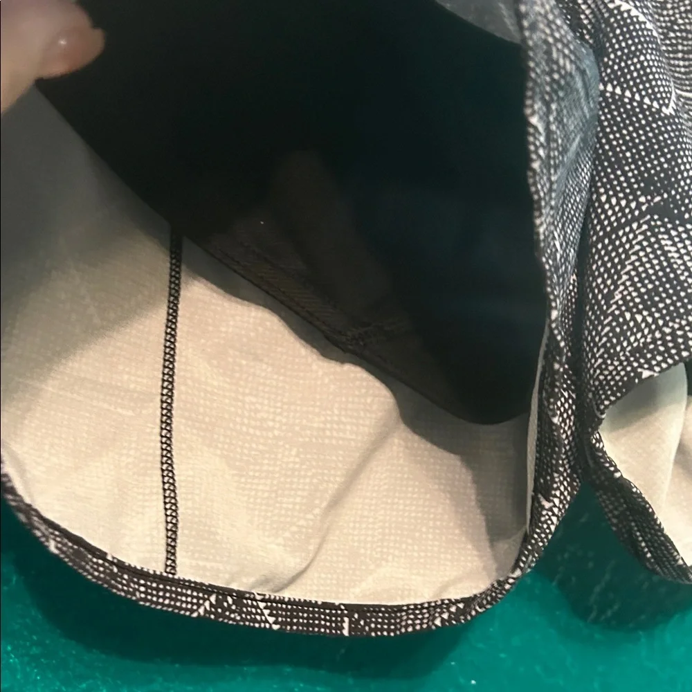 Lululemon 🍋 Geometric Women's Shorts Lot#1 - Picture 2 of 4